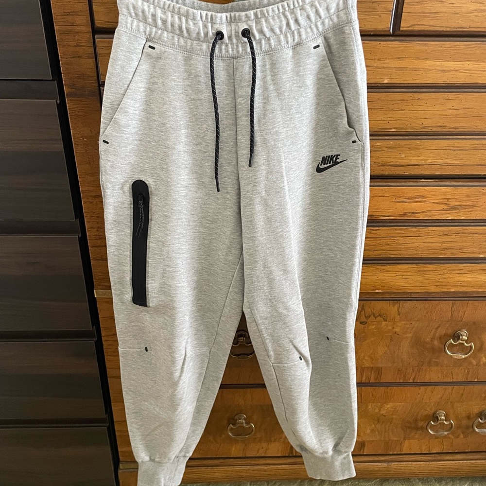 Nike Heather Gray Sweatpants